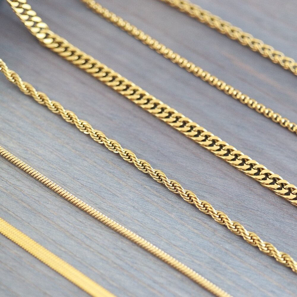 Unlisted 18k Gold Plated/Silver Chain Necklaces Stainless Steel - Random Designs